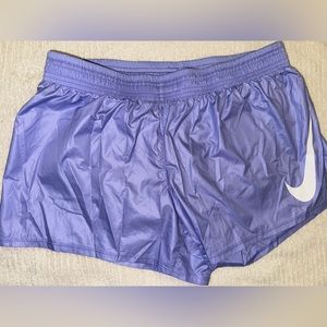NIKE Shorts Iridescent Purple